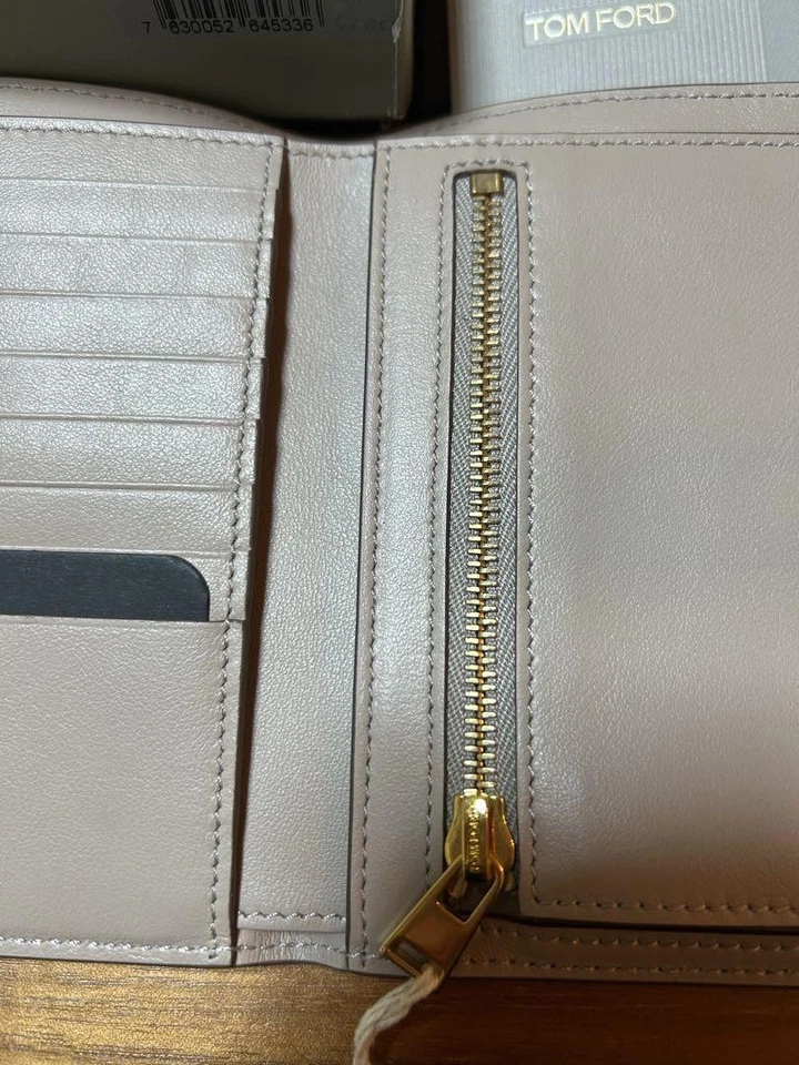 TOM FORD Cartera Doble Plegable Cuero Beige Ranuras para Tarjetas Bolsillo para Monedas Usado Foto 4 de 4
