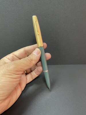 Parker 51 Fountain pen Gold Filled 12k gold nib -Excellante Condition  Gray