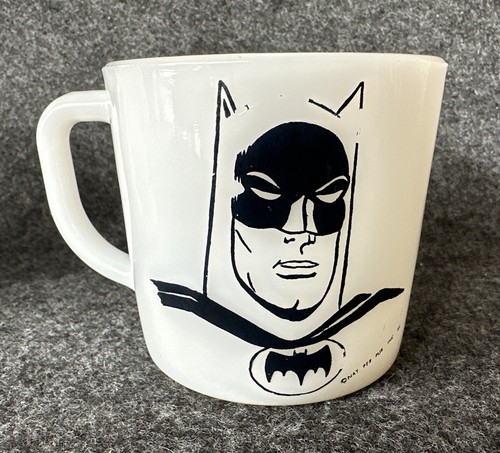 Two BATMAN Westfield Milk Glass Coffee Mugs Vintage Double Sided Black Graphics - Picture 8 of 24