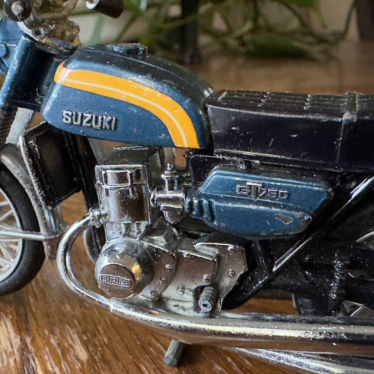 Vintage Suzuki GT 750 Die Cast Classic 1973 - 1977 Motorcycle 