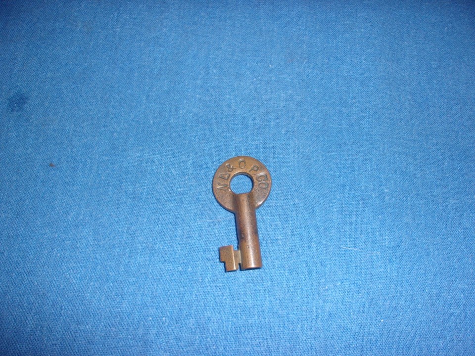 OLD BRASS RAILROAD KEY NL&OP CO NIAGARA LOCKPORT & ONTARIO POWER