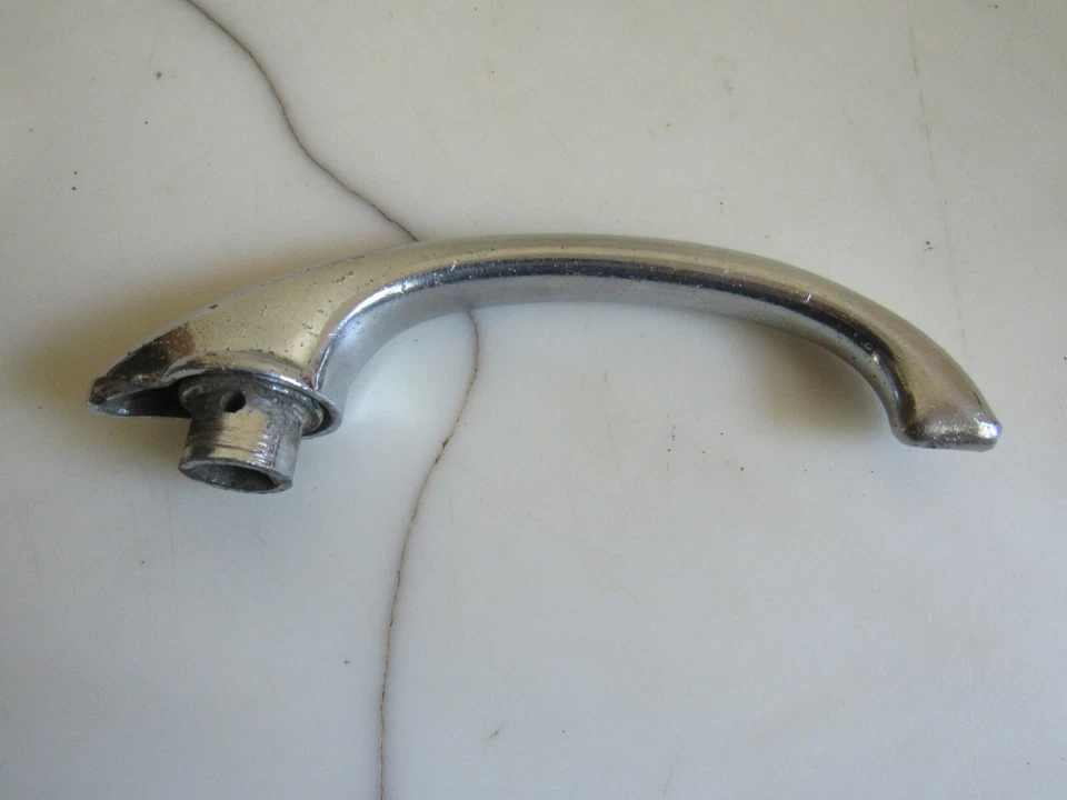 Manija de puerta de coche OEM 1941 Chrysler C28 C30 Royal Windsor Saratoga Foto 2 de 4