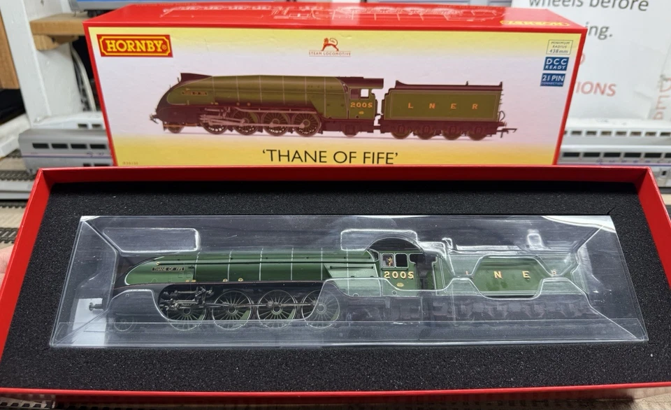 Hornby R30130 OO Scale LNER Class P2 'THANE OF FIFE ' 2-8-2 Steam  #2005 ~ Era 3 - Image 2 of 4