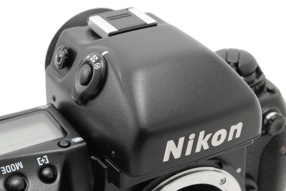 Nikon F5 35mm Film SLR Camera 