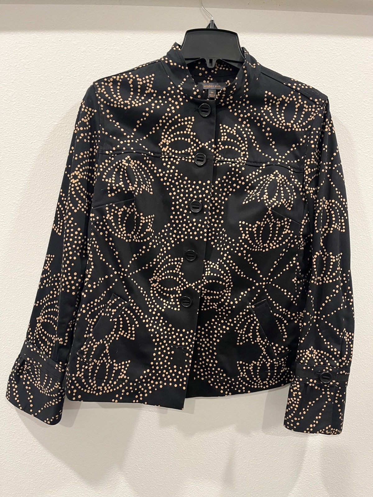 Amber Sun buttoned jacket with buttoned cuffs - image 1