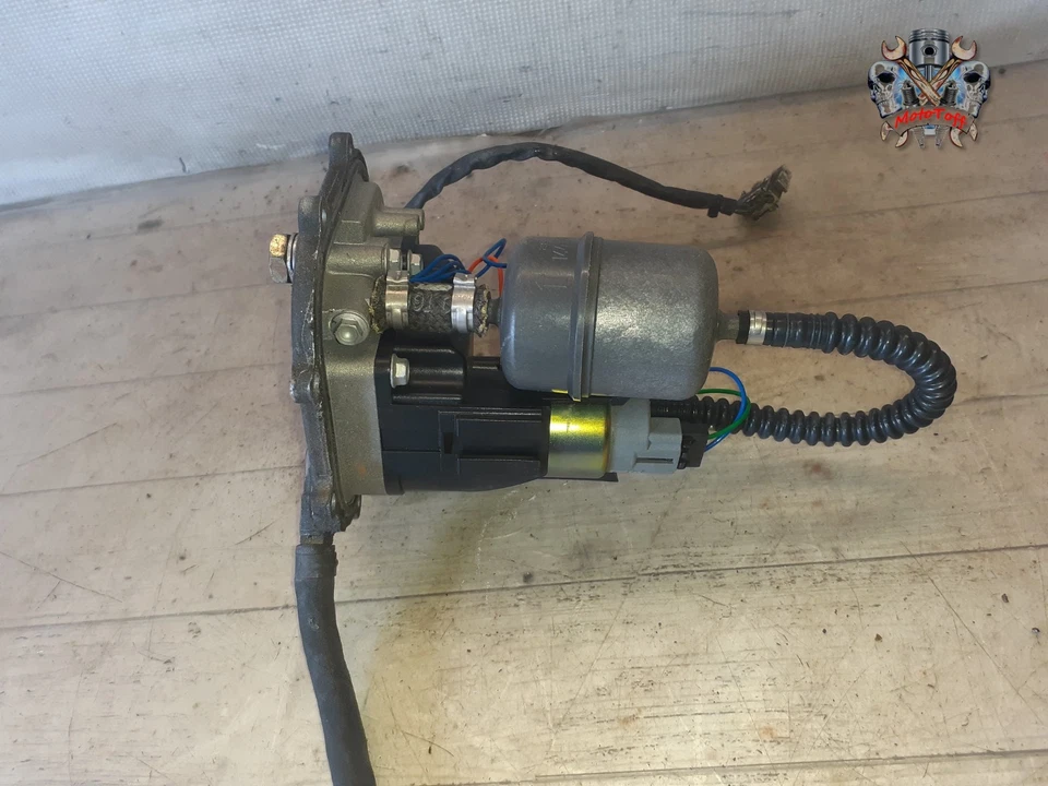 POMPE ESSENCE APRILIA 1000 RSV de 1998 à 2003 - réf : 55 - Photo 1/4