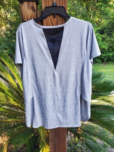 DANSKIN NOW Shirt Womens XXL 20 Gray Short Sleeve Mesh Inserts Side Overlap EUC - Picture 3 of 5