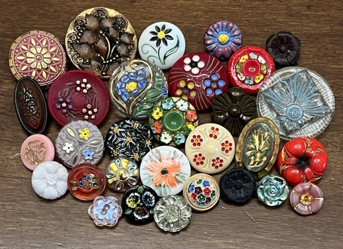 Vintage Lot of 30 FLOWER/FLORAL Glass Buttons - 7/16" to 1-1/8" (O1)
