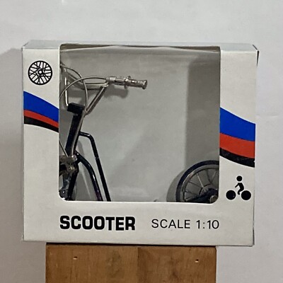 Mytek Die Cast Metal Scooter Model No. MY-0065 Black w Chrome Details 1:10 Scale