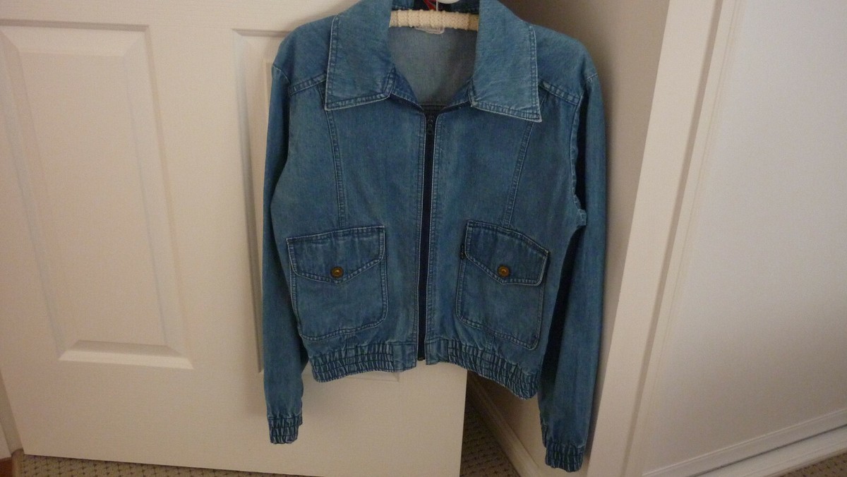 EARLY 1970'S AMCO DENIM BOMBER JACKET. RIRI ZIPPERED FRONT. TO FIT