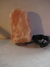 NATURAL HIMALAYAN PONK SALT LAMP 8" X 5" X4" EXCELLENT CONDITION!