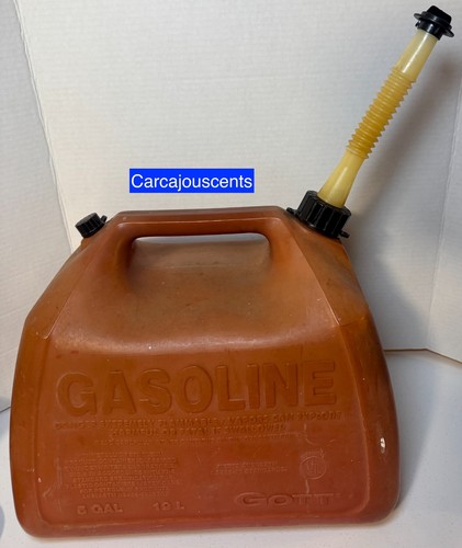 Rubbermaid Gott 5 Gallon Vented Gas Fuel Can with Flex Spout 1251 USA pre-ban