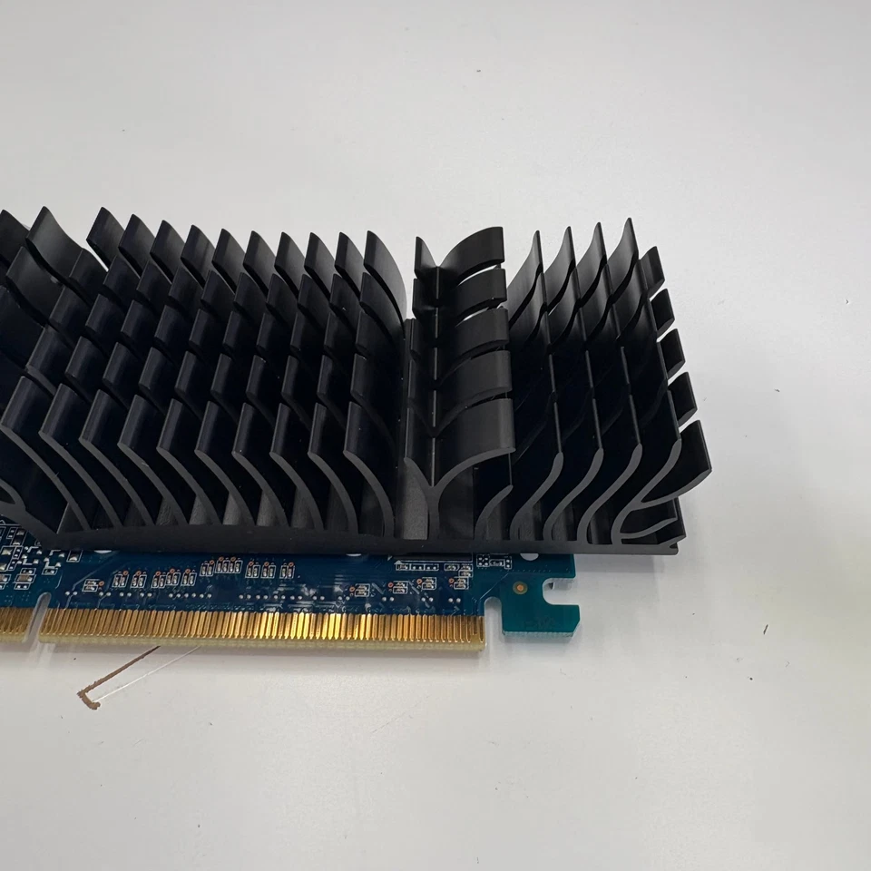 ASUS GeForce GT 610 (GT610-SL-1GD3-L) 1GB DDR3 SDRAM PCI Express UNTESTED - Image 4 of 4