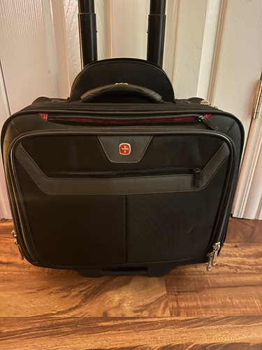 SwissGear Wenger The Patriot Rolling Wheeled Retractable Handle 17" Laptop Bag