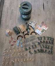 Toys R Us 72 Piece Army Men True Heroes Military Forces  Complete 