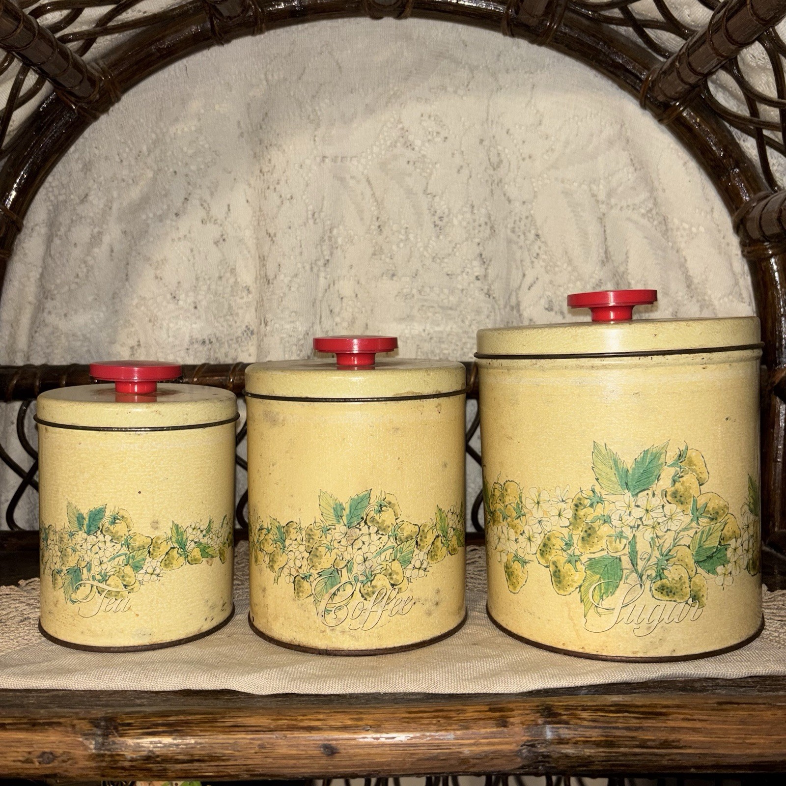 Vintage 1981 Pentron Industries Tin Strawberry Canister Set,Measurements In Pics