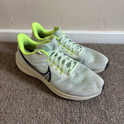Nike Men s Air Zoom Pegasus 39 Barely Green (DH4071-301) Sneakers Size 10 Shoes
