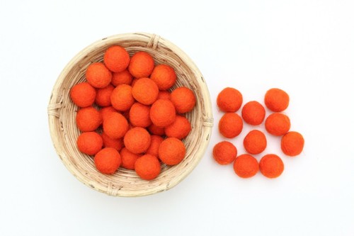 10 Filzkugeln 1 cm / 2,5 cm rot & orange Kugeln aus Filz Girlanden Mobiles Deko - Bild 3 von 27