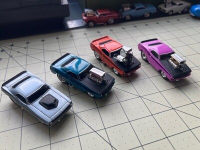 Lot of 4  loose MUSCLE MACHINES 1970 PLYMOUTH CUDAs   Massive Engines!