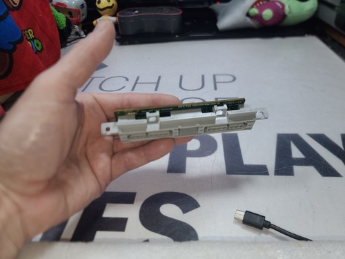 Nintendo Super Famicom *Puerto del controlador VACÍO/DESNUDO OEM repuesto SOLO-Bueno - Imagen 10 de 11