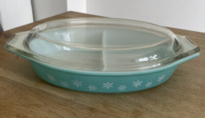 Vintage Pyrex JAJ weiß auf türkis Schneeflocke Platzsparer geteilt Auflaufform