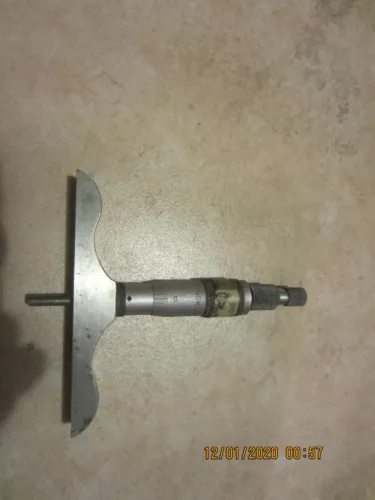 NSK JAPAN DEPTH MICROMETER.