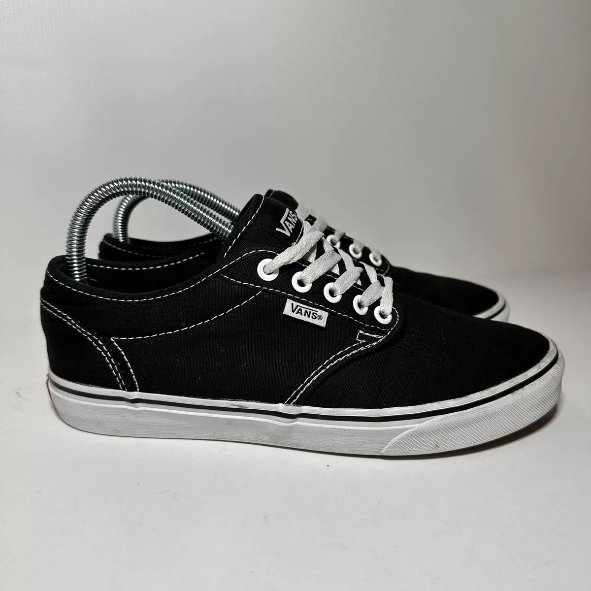 Vans chukka best sale low shoes