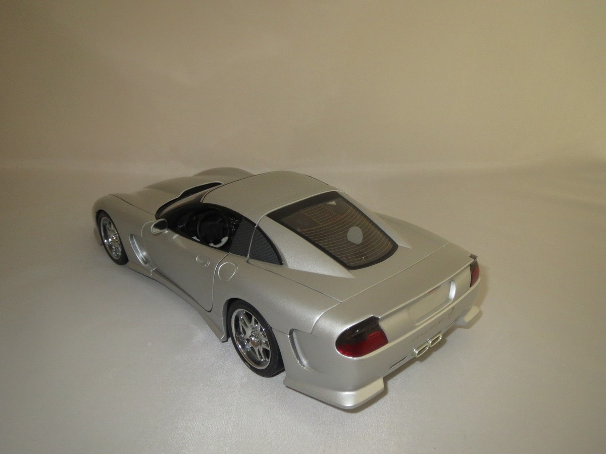 AutoArt Callaway C12 (silber-metallic) 1:18 Ohne Verpackung ! (1