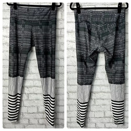 Onzie Leggings Pants Flow Stripe Athletic Athleisure Yoga  Black White Sz M / L