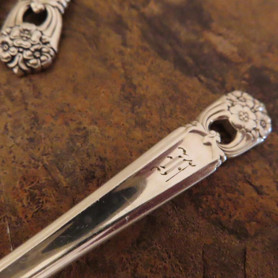 IS Eternally Yours Set 8 Cucharaditas Cuchara 1847 Rogers Plateado Cubiertos Lote U Foto 4 de 4