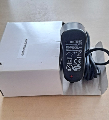 Schaltnetzteil der Marke T. E. ELECTRONIC. Model MV050P130MUGS 5 V DC
