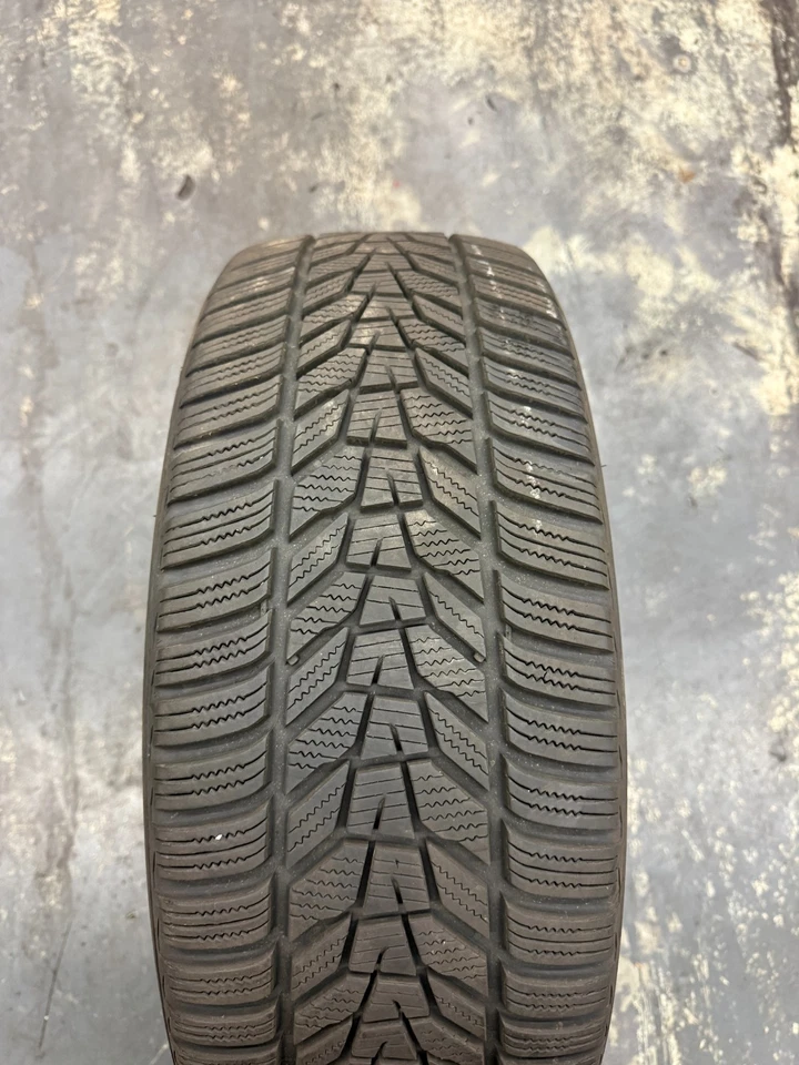1x Hankook Winter i*cept evo3 225/45 R19 96V – Winterreifen - Bild 2 von 3