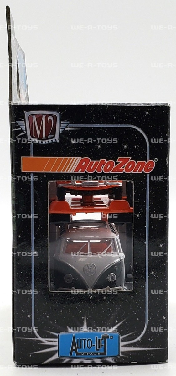 M2 Machines AutoZone Auto-Lift 2 Pack VW Micro Bus Deluxe & Beetle