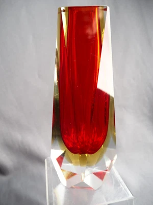 Murano Mandruzzato faceted coffin sommerso glass vase 20cm - Image 1 of 4