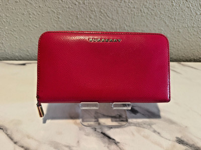 Burberry Pink Patent Zip Wallet Authentic Signature Check Embossed Interior Good