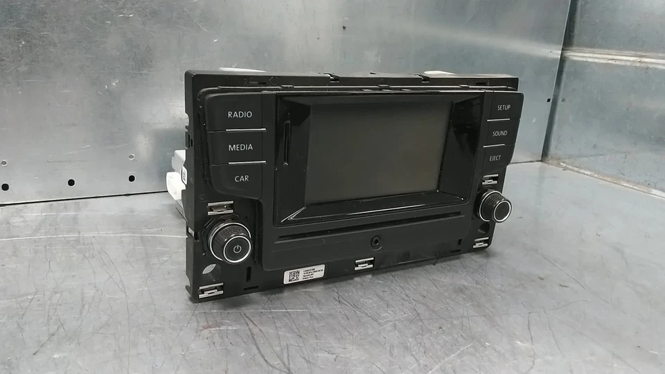 RADIO VW Golf VII (AUA) Hatchback 1.6 TDI BlueMotion 16V (CRKB) 2014 5G0035867 - Bild 2 von 4