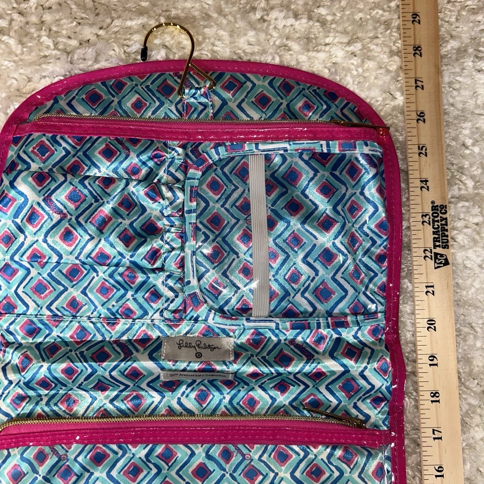 Bolsa organizadora de cosméticos maquillaje de viaje colgante Lilly Pulitzer para Target Foto 3 de 4