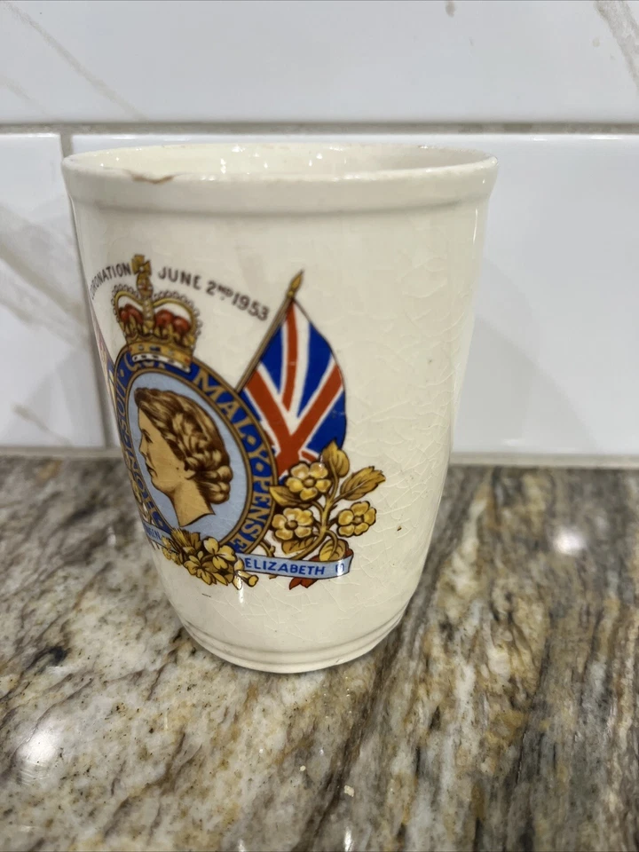 Antigua porcelana inglesa Tams coronación 2 de junio 1953 S.M. Reina Isabel II Foto 2 de 4
