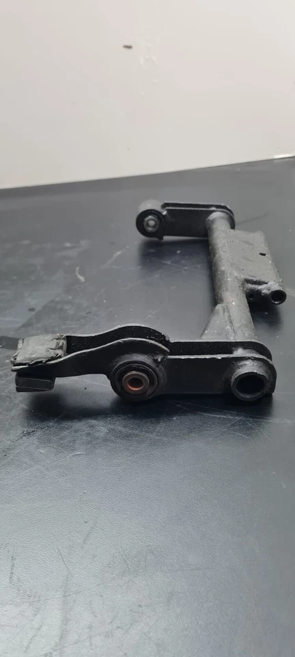 SUPPORTO MOTORE CENTRALE Peugeot Tweet 125/150 - Imagen 2 de 4