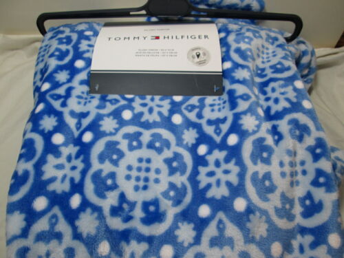 Nuevo Tommy Hilfiger Peluche Tiro 50"x70" Azul y Blanco Medallón Nuevo - Imagen 2 de 3
