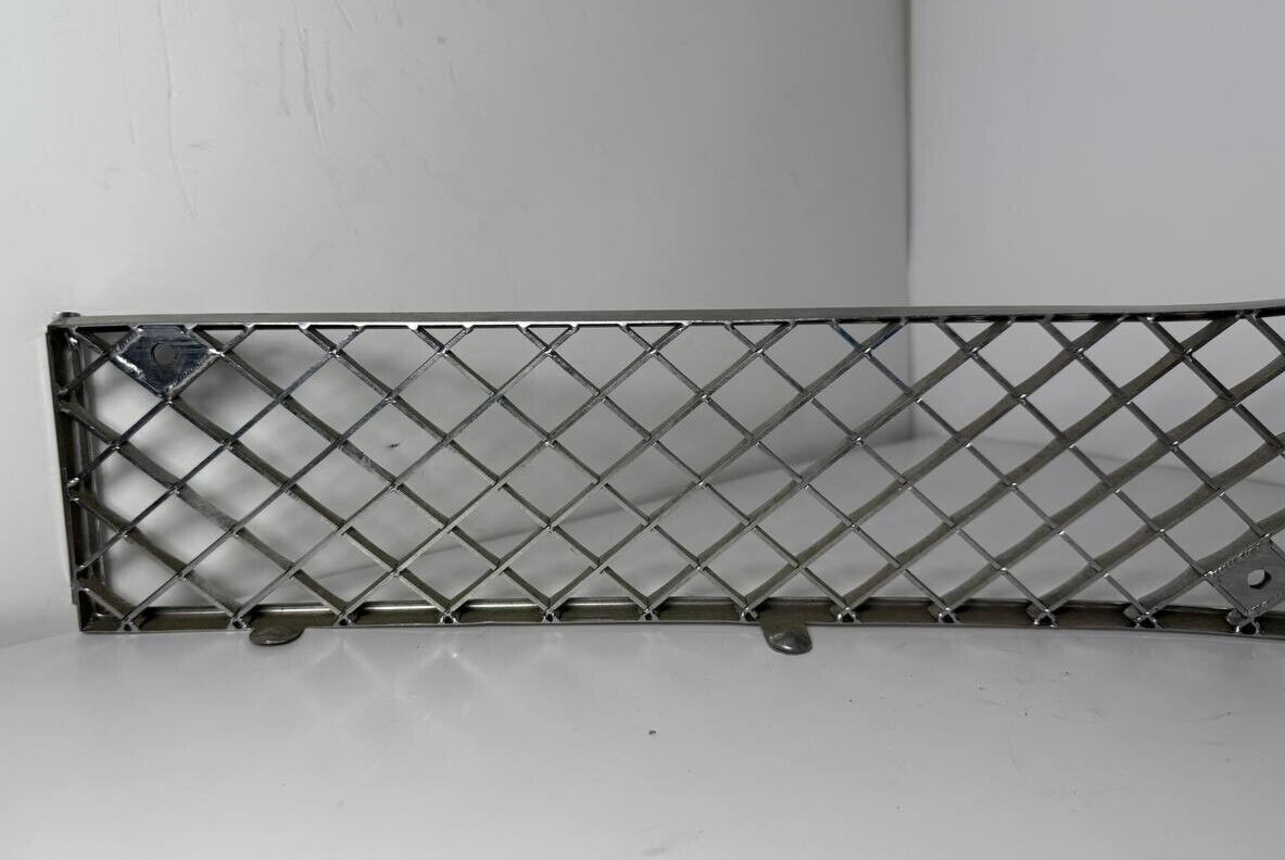 2010 - 2016 BENTLEY MULSANNE FRONT RIGHT DRIVER SIDE LOWER CHROME GRILL OEM