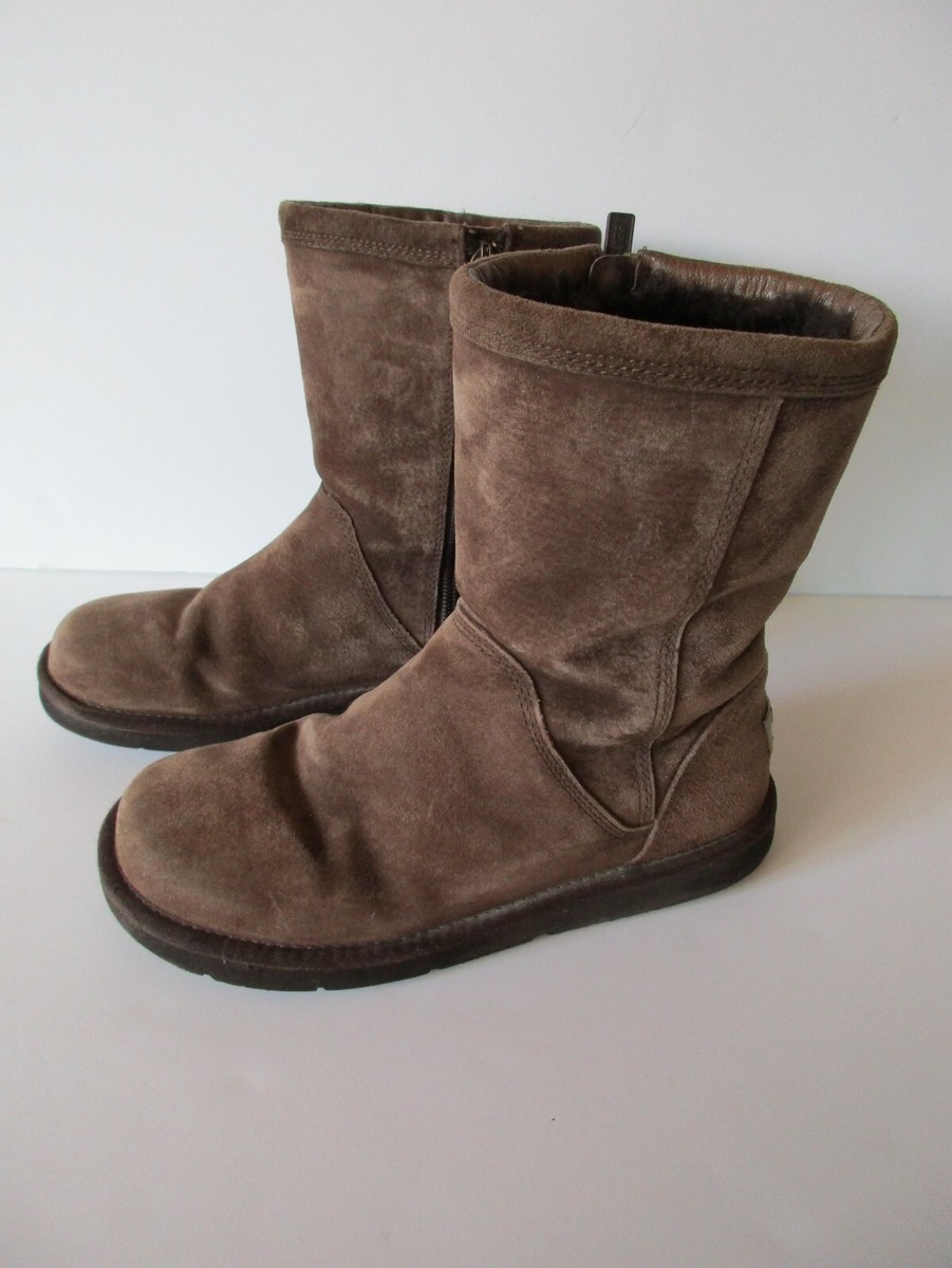 UGG Boots S/N 1889 Brwon Suede Leather Side Zipper Womens Sz