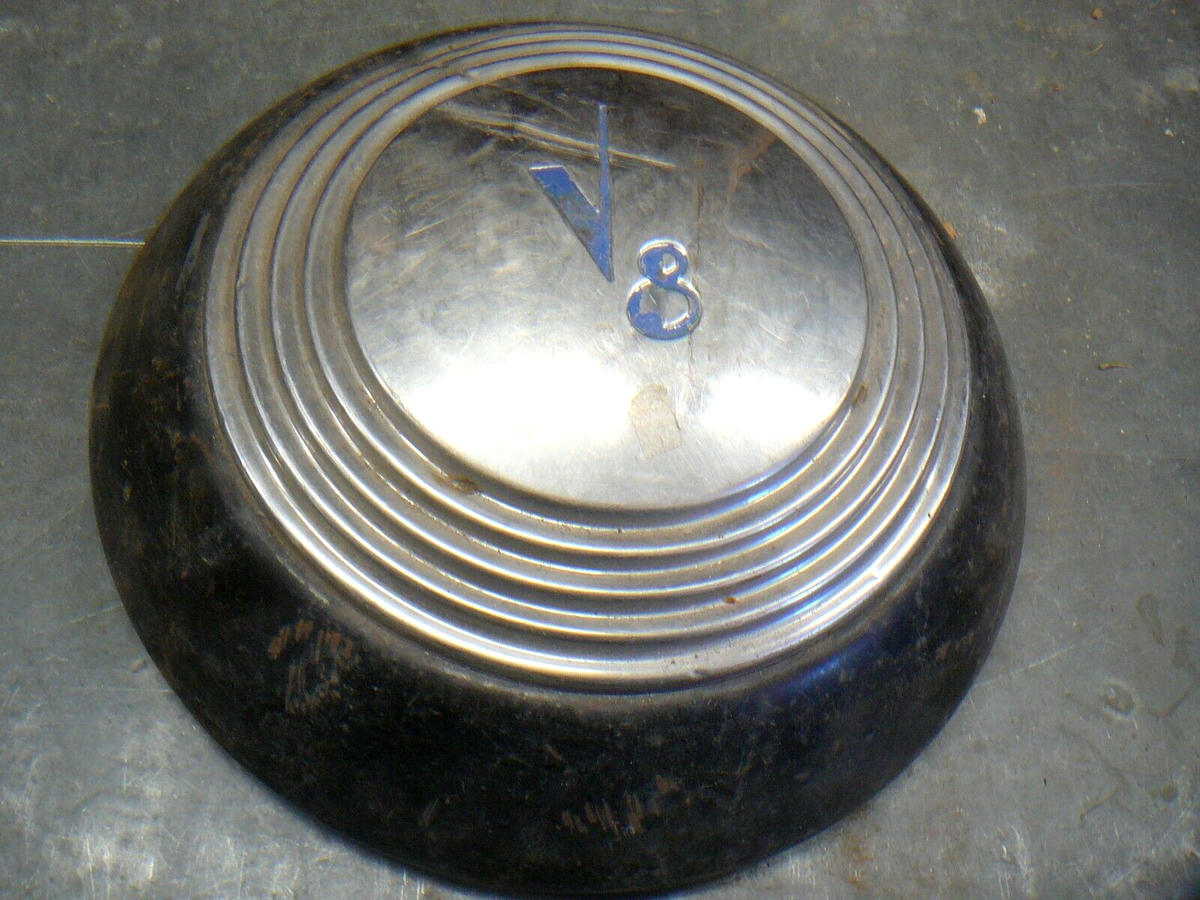 FORD V-8 ORIGINAL 1930s STEEL HUBCAP - BLACK FRAME - SILVER CENTER