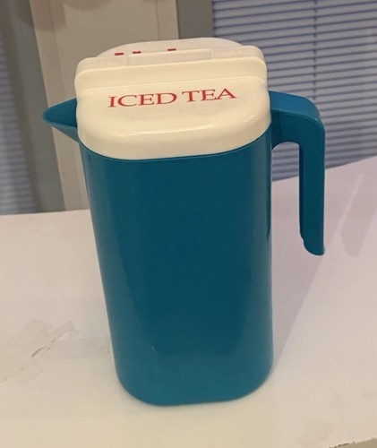 VTG Lipton Iced Tea 2 Quart Pitcher Turquoise Lid Pour Spout Handle