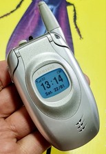 Samsung SGH-T100 (Unlocked) Flip Mobile Phone Immaculate Condition With Charger