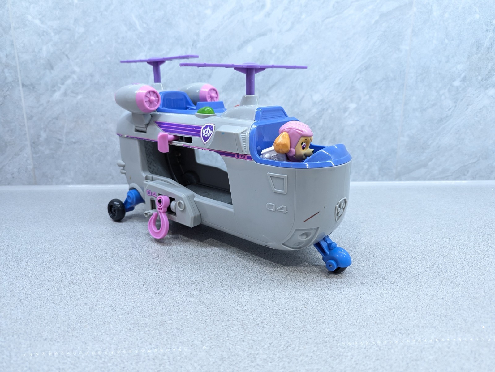 Spin Master Paw Patrol Skyes Ultimate Rescue Helicopter - Light & Sound + Figure