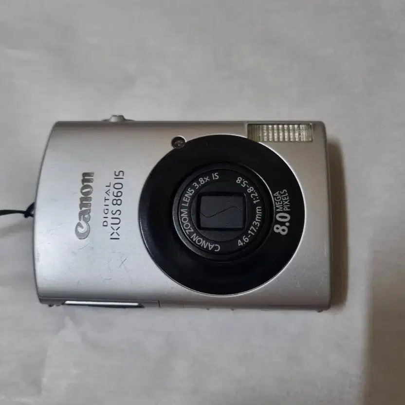 Canon IXUS 860IS Digital Camera 8MP 3.8x Zoom Tested & Working