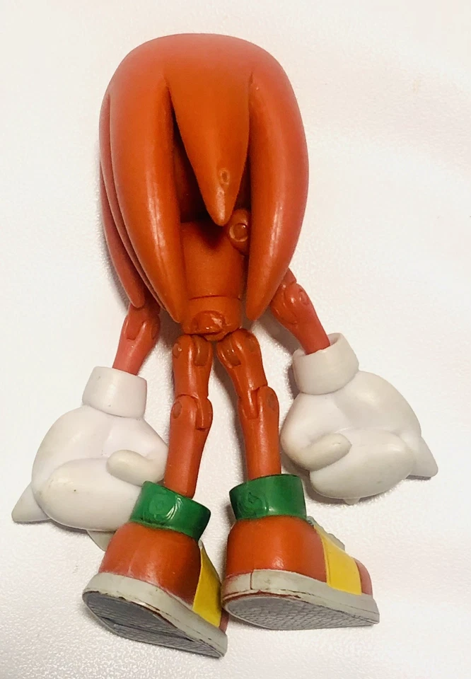 Jazwares Sonic the Hedgehog Knuckles the Echidna Action Figure 3 Inch - Image 2 of 2