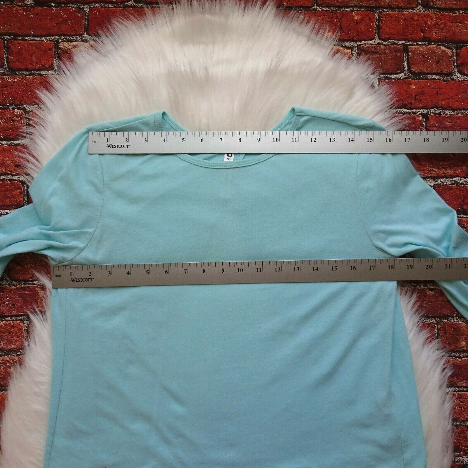 Fabletics Millie Split Back Athletic Tee Top Mint… - image 10