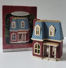 1999 Hallmark Ornament - Nostalgic Houses and Shops Series - House on Holly Lane